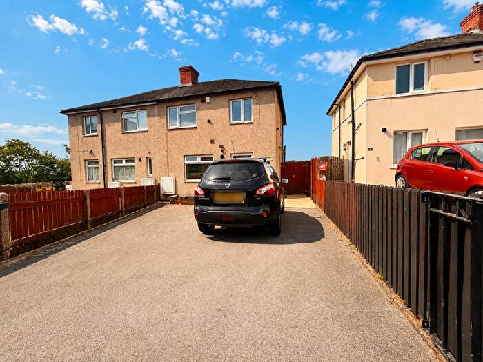 3 Bedroom Semi-Detached House For Sale In Denfield Edge, Halifax, HX3