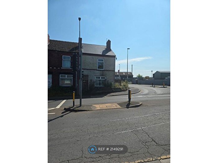 3 Bedroom End Of Terrace House To Rent In Hale Road, Widnes, WA8