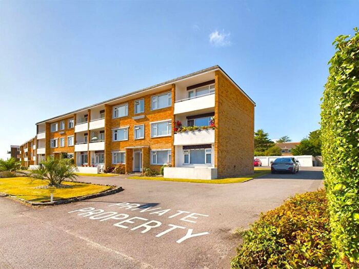 2 Bedroom Flat To Rent In Waterford Road, Highcliffe, Christchurch, BH23