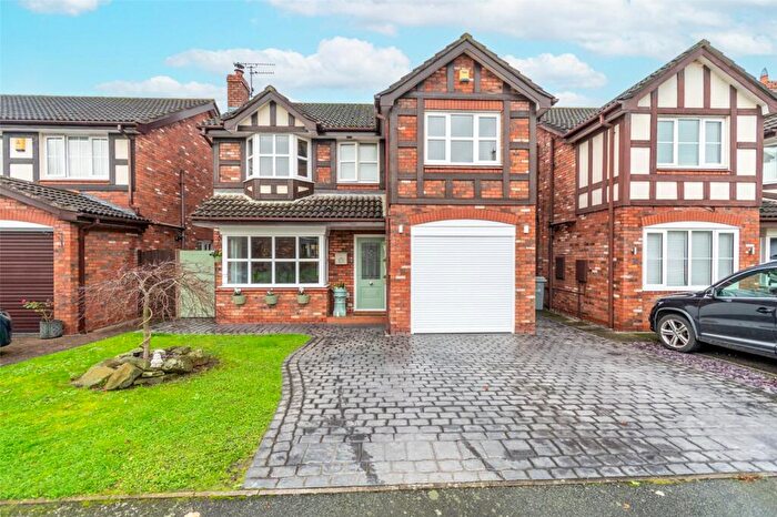4 Bedroom Detached House For Sale In Chestnut Close, Middlewich, CW10