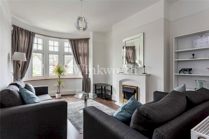 2 Bedroom Flat To Rent In New River Crescent, London, N13