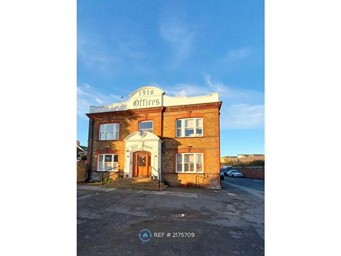 2 Bedroom Flat To Rent In Mill House, Dartford, DA1