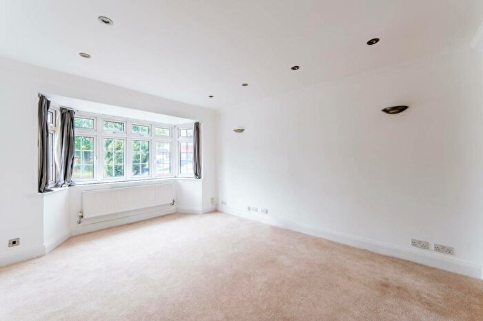 3 Bedroom House To Rent In Woodbury Drive, Sutton, SM2