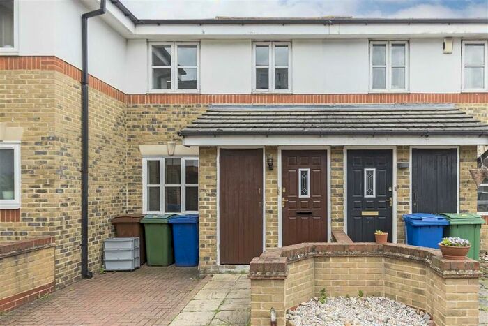 3 Bedroom Terraced House To Rent In Sherwood Gardens, London, SE16