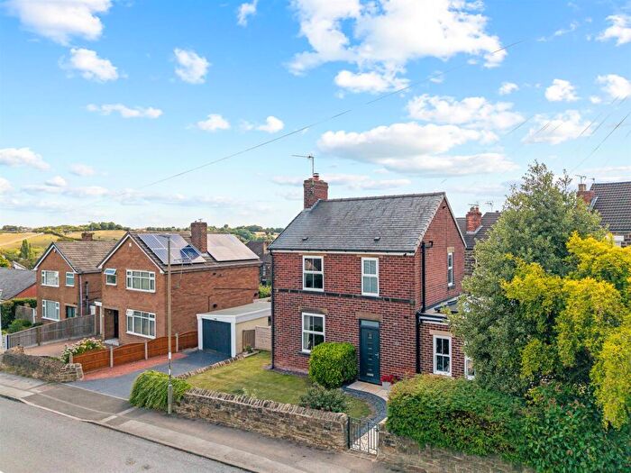 3 Bedroom Detached House For Sale In Nethermoor Road, New Tupton, Chesterfield, S42