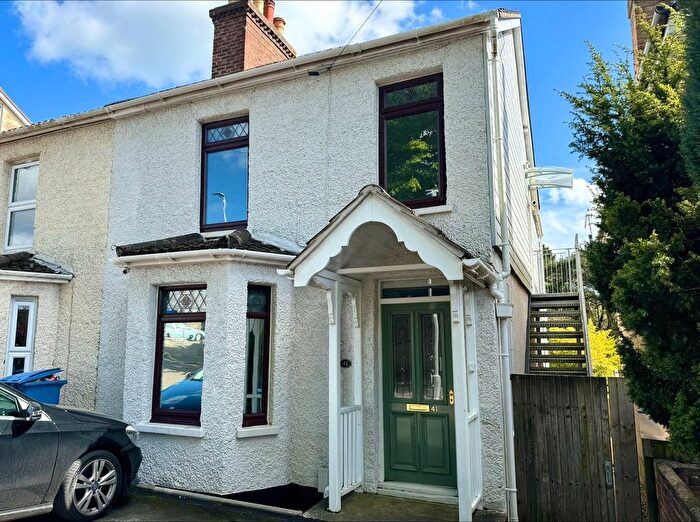 2 Bedroom Flat To Rent In Langley Road, Poole, BH14