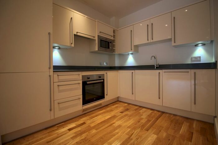 1 Bedroom Flat To Rent In Catteshall Lane, Godalming, GU7