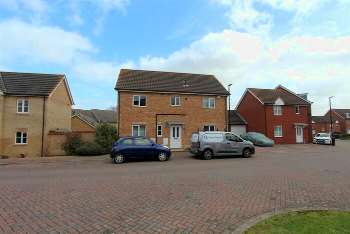 4 Bedroom Detached House To Rent In Manisty Court, Kemsley, Sittingbourne, ME10