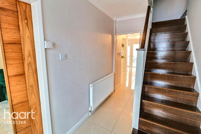 4 Bedroom Semi Detached House For Sale In Stonehurst Road, Leicester, LE3