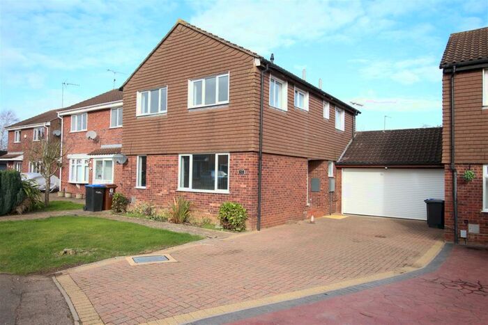 4 Bedroom Detached House To Rent In Banbury Close, West Hunsbury, NN4