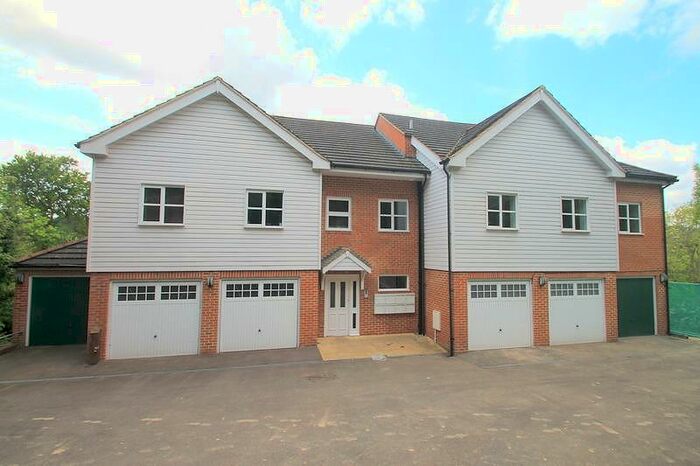 2 Bedroom Apartment To Rent In Bedroom Ground Floor Apartment In Kenley, CR8