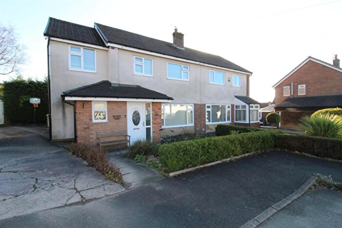 4 Bedroom Semi Detached House For Sale In Shaftesbury Close, Lostock, Bolton, BL6