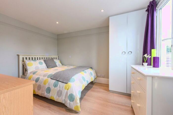 7 Bedroom House To Rent In Avenue Road, SO14