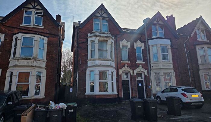 6 Bedroom Semi Detached House For Sale In Gillott Road, Edgbaston, Birmingham, West Midlands, B16