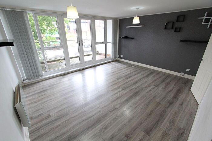 3 Bedroom Flat To Rent In Burngreave Road, Sheffield, S3