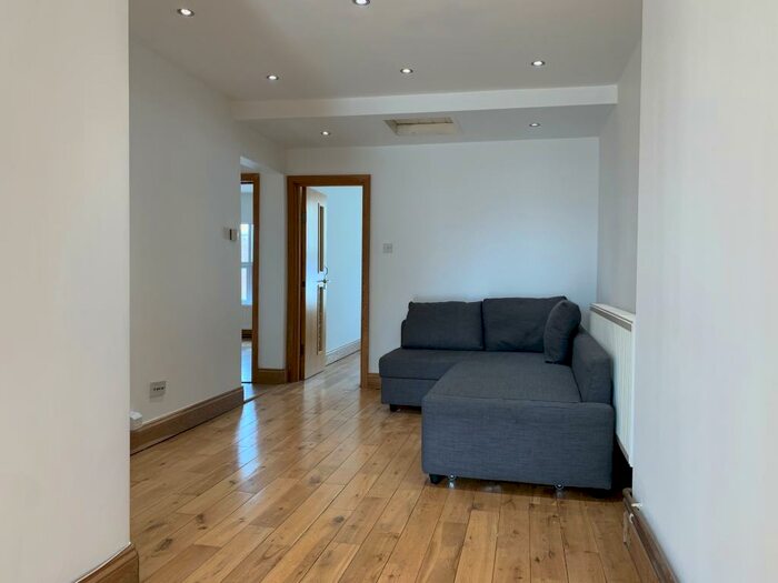 3 Bedroom Apartment To Rent In Ongar Road, Brentwood, CM15