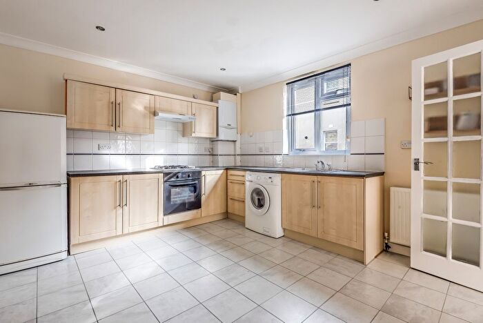 2 Bedroom Maisonette To Rent In Palace Grove, Bromley, Kent, BR1