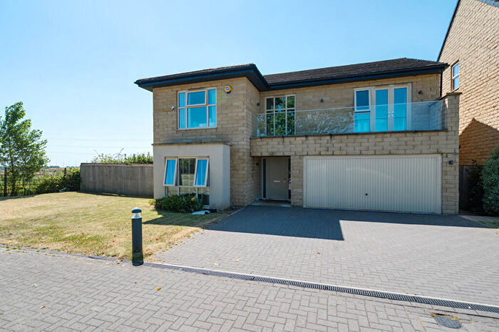 5 Bedroom Detached House For Sale In Mosedale Drive, Leeds, LS14