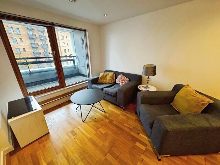 2 Bedroom Flat To Rent In Gateway West, East Street, Leeds, LS9