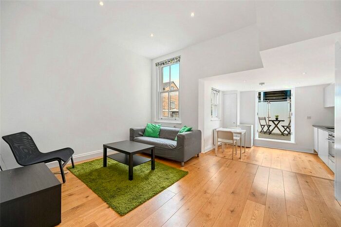 1 Bedroom Flat To Rent In Ellerslie Road, London, W12