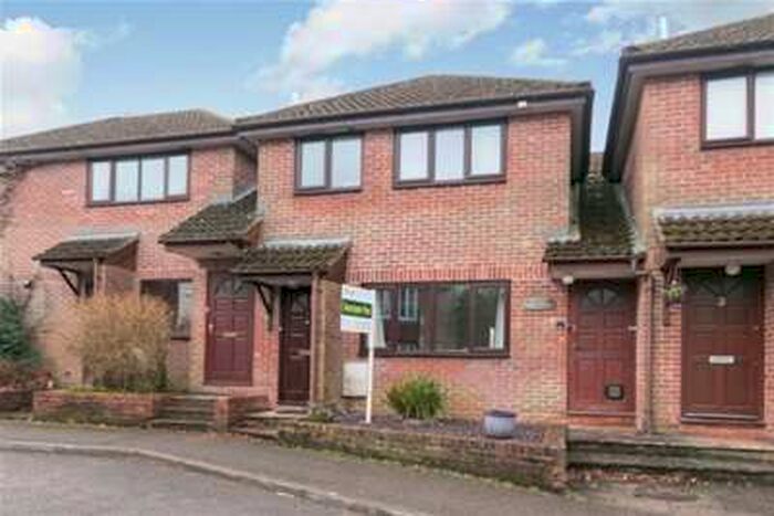 1 Bedroom Maisonette Flat To Rent In **available With Zero Deposit** Copse Road, Haslemere, GU27