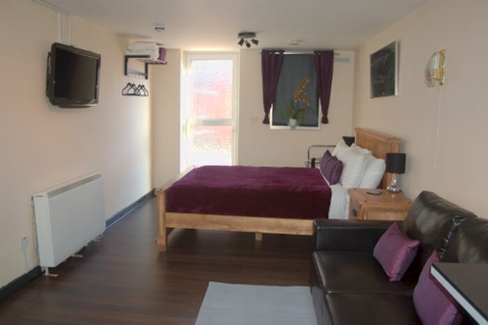 Studio To Rent In Amhurst Road, London, E8