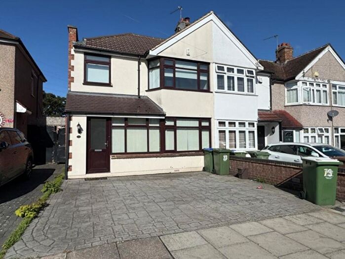 4 Bedroom End Terrace House To Rent In Crofton Avenue, Bexley, DA5