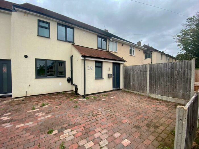 4 Bedroom House To Rent In Colesbourne Road, Clifton, NG11