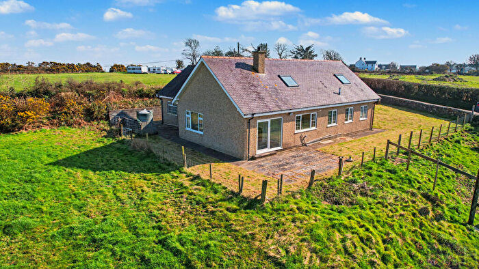 3 Bedroom Detached House For Sale In Henllys Isaf, Llanbedrog, LL53