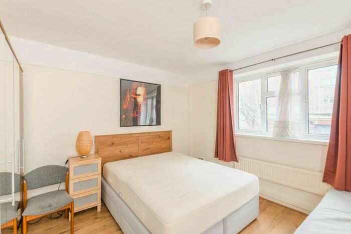 3 Bedroom Flat To Rent In Sidmouth Street, King's Cross, London, WC1H