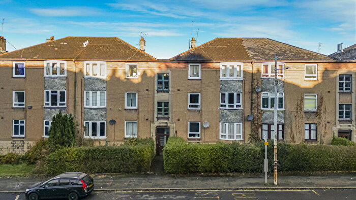3 Bedroom Flat For Sale In Dorchester Avenue, Kelvindale, G12