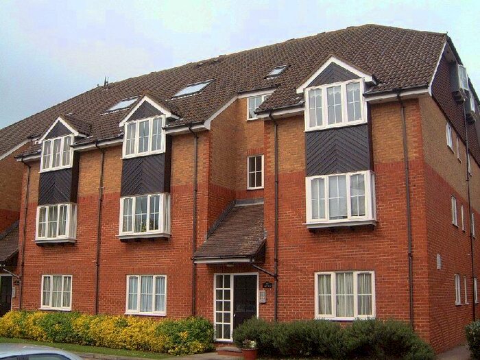 1 Bedroom Flat To Rent In Hagden Lane, Watford, WD18