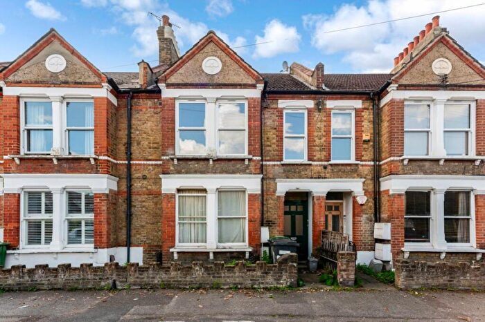 2 Bedroom Flat To Rent In Leahurst Road, SE13