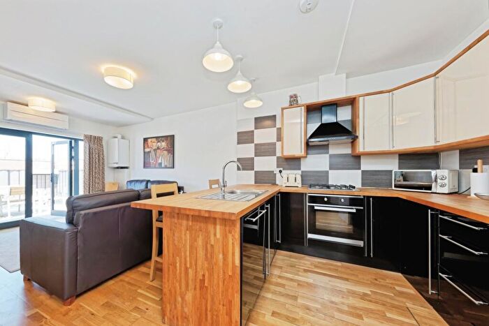 2 Bedroom Flat For Sale In Harbour Parade, Ramsgate, Kent, CT11