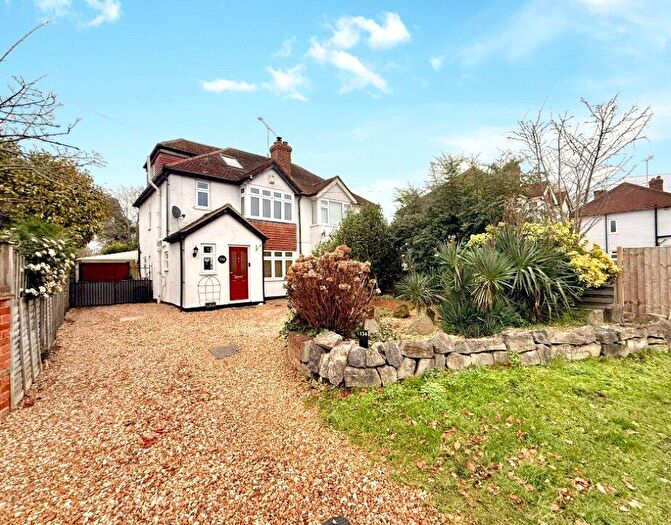 4 Bedroom Semi Detached House For Sale In Coleford Bridge Road, Mytchett, Camberley, Surrey, GU16