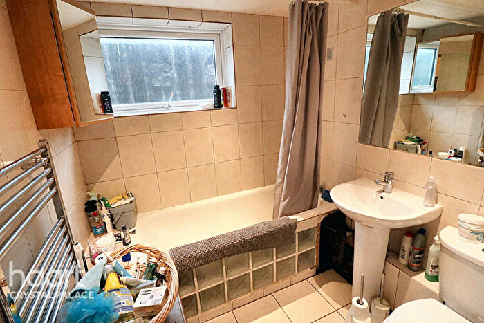 2 Bedroom Flat For Sale In Ellery Road, London, SE19