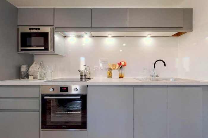 2 Bedroom Flat To Rent In Furnival Square, Sheffield, S1