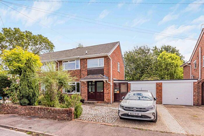 3 Bedroom Semi-Detached House For Sale In Willow Gardens, Emsworth, PO10