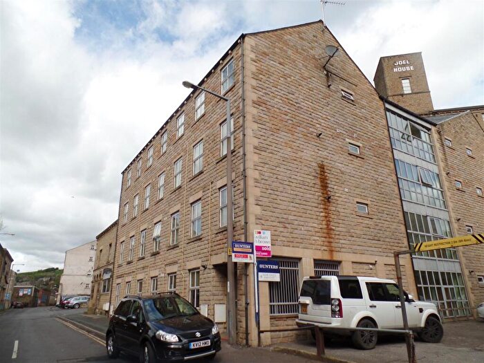 2 Bedroom Apartment To Rent In Town Hall Apartments, Sowerby Bridge, HX6