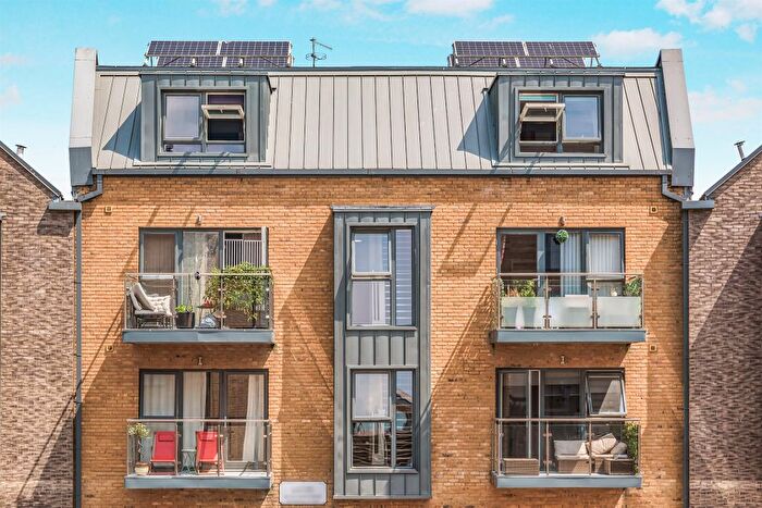 2 Bedroom Flat For Sale In Salt Marsh Road, Shoreham-By-Sea, BN43