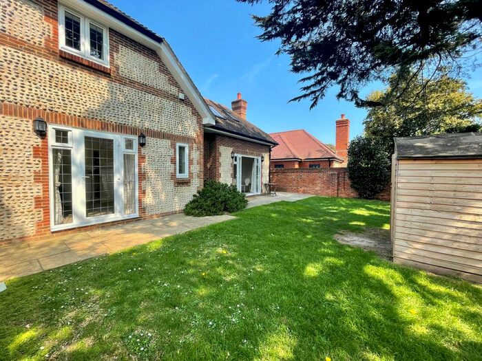 3 Bedroom Property To Rent In Tudor Gardens, Worthing, BN11