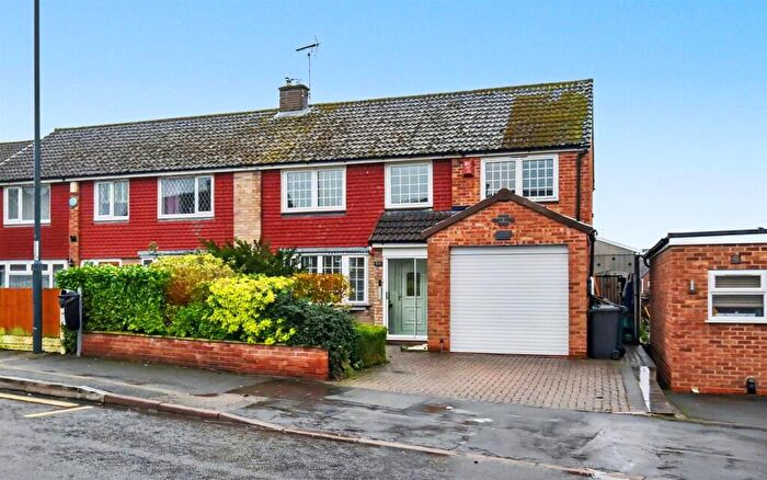 4 Bedroom Semi Detached House For Sale In Sancroft Road, Spondon, Derby, DE21