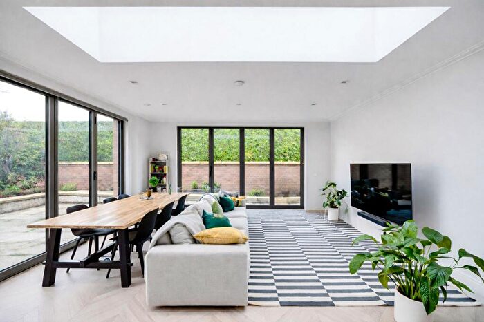 5 Bedroom House For Sale In Kidderpore Avenue, London, NW3