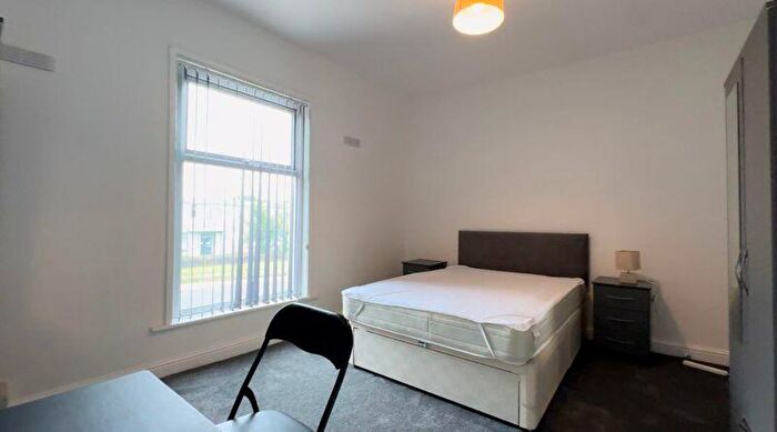 1 Bedroom House Of Multiple Occupation To Rent In Stunning Rooms Available - Bury Road, Bolton, Hmo -, BL2