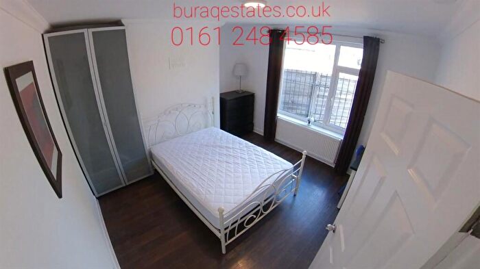 5 Bedroom House To Rent In Parrs Wood Road, Manchester, M20