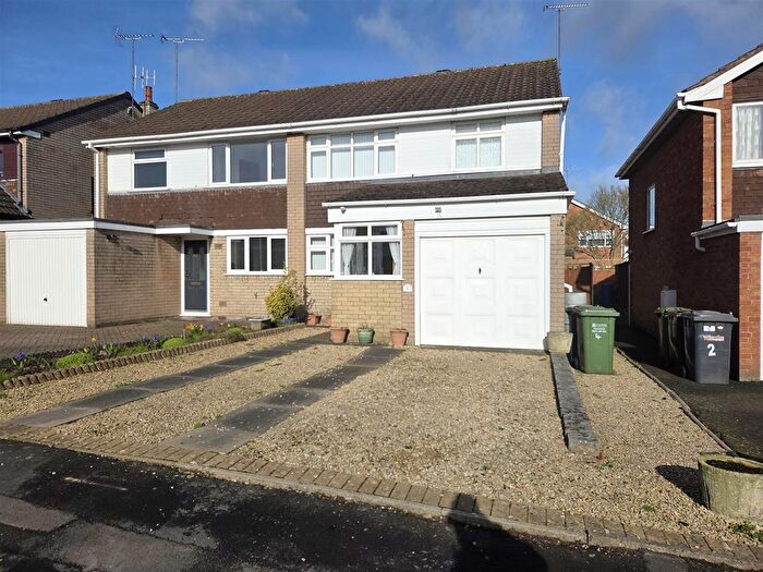 3 Bedroom Semi Detached House For Sale In Cotswold Avenue, Stourport-On-Severn, DY13