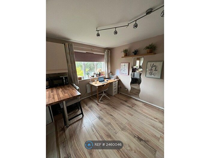 1 Bedroom Flat To Rent In Mullards Close, Mitcham, CR4