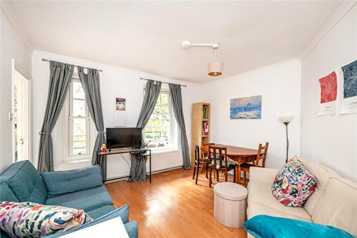 3 Bedroom Apartment For Sale In Vauxhall Street, London, SE11