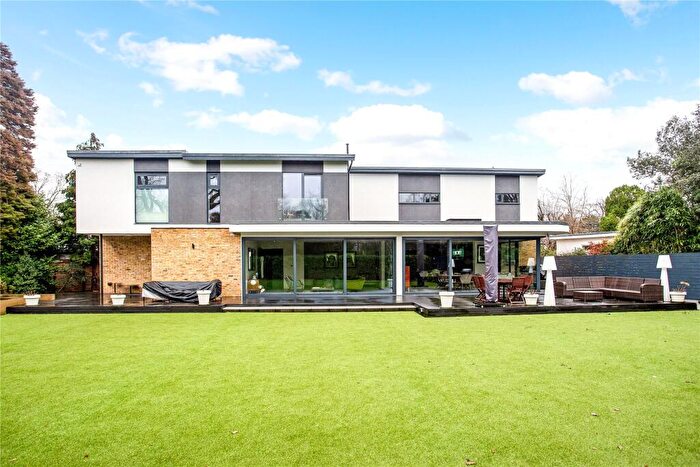 5 Bedroom Detached House To Rent In The Heronry, Hersham, Walton-on-Thames, KT12