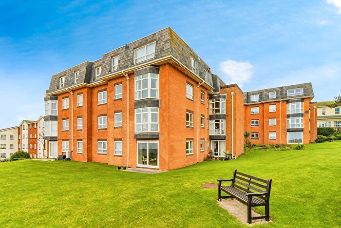 1 Bedroom Flat For Sale In East Cliff Road, Dawlish, Devon, EX7